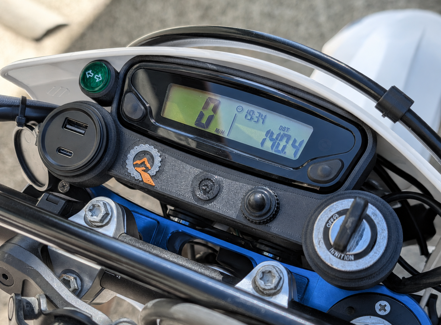 Dashboard mount installed on Husqvarna